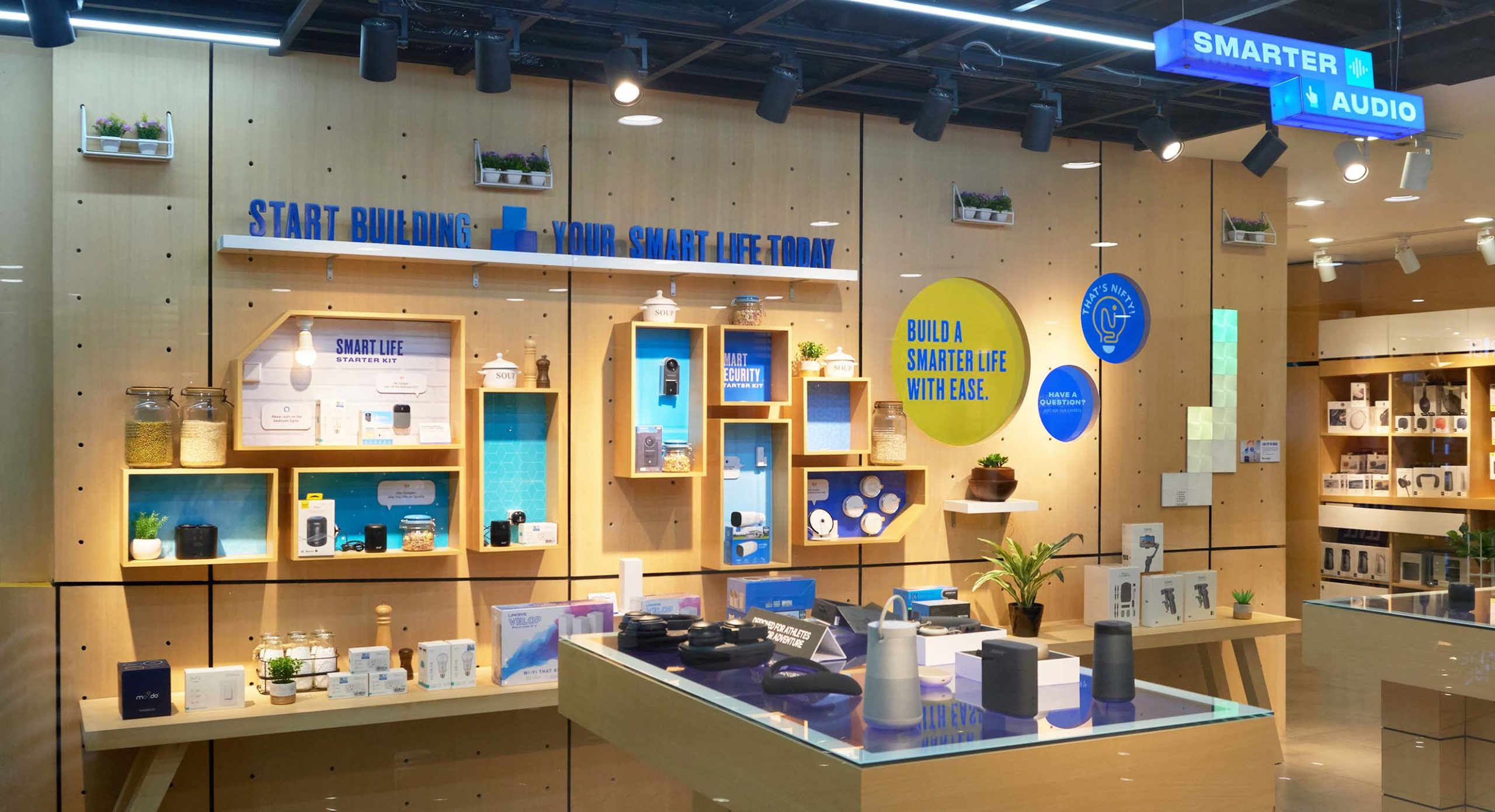 Minimal store environment design and display for retail tech brand Nifty