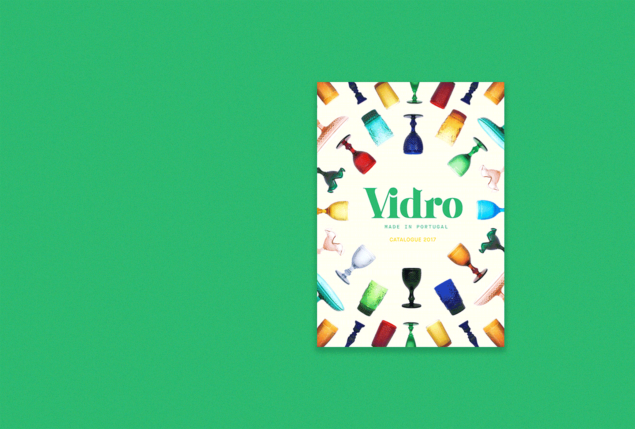 An animation of the catalogue design and layout for Portuguese glassware brand Vidro